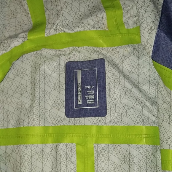 Beautiful MONDETTA rain jacket - Picture 3 of 7